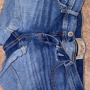 Super cute never worn Hollister jean shorts